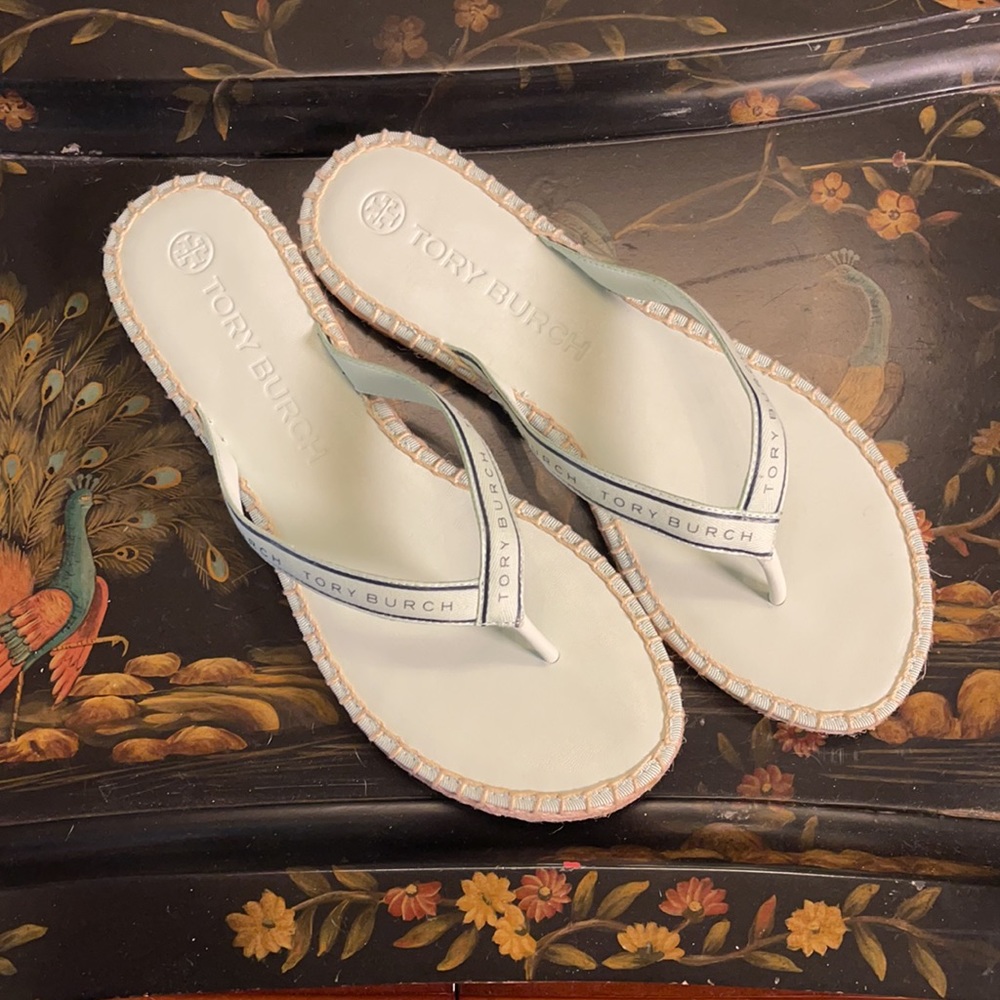 NWT Tory Burch Ribbon Thongs